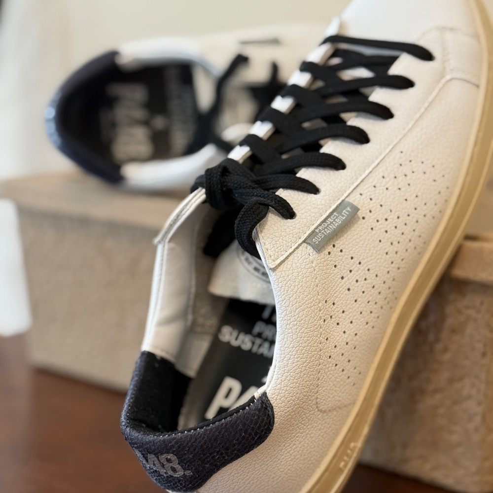 P448 John Sneakers- Black Lionfish - size 7 
Brand new!